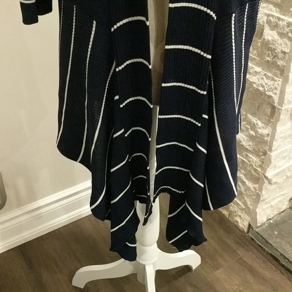 Laura petite Navy and white ribbed cardigan - Picture 4 of 6